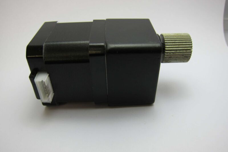 CreatBot Motor extrudor 2/R