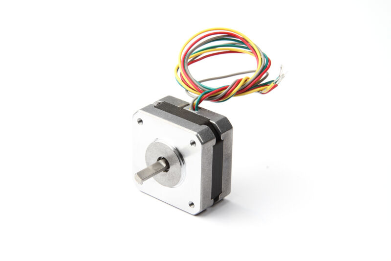 Motor pas cu pas BondTech Nema17 22mm ax D de 18mm