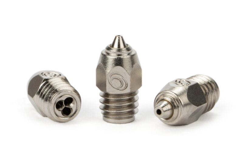 Duza Coated Bondtech CHT Bi Metal MK8 pentru imprimante 3D
