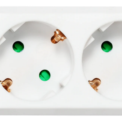 DELTACO Earthed power strip with 3 sockets, 1.5 m